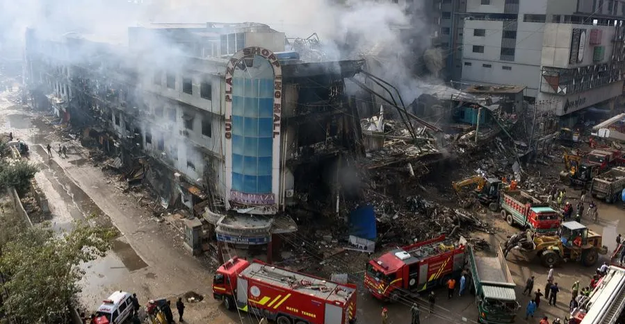 ارتفاع حصيلة حريق مركز تجاري جنوب باكستان إلى 67 قتيلاً