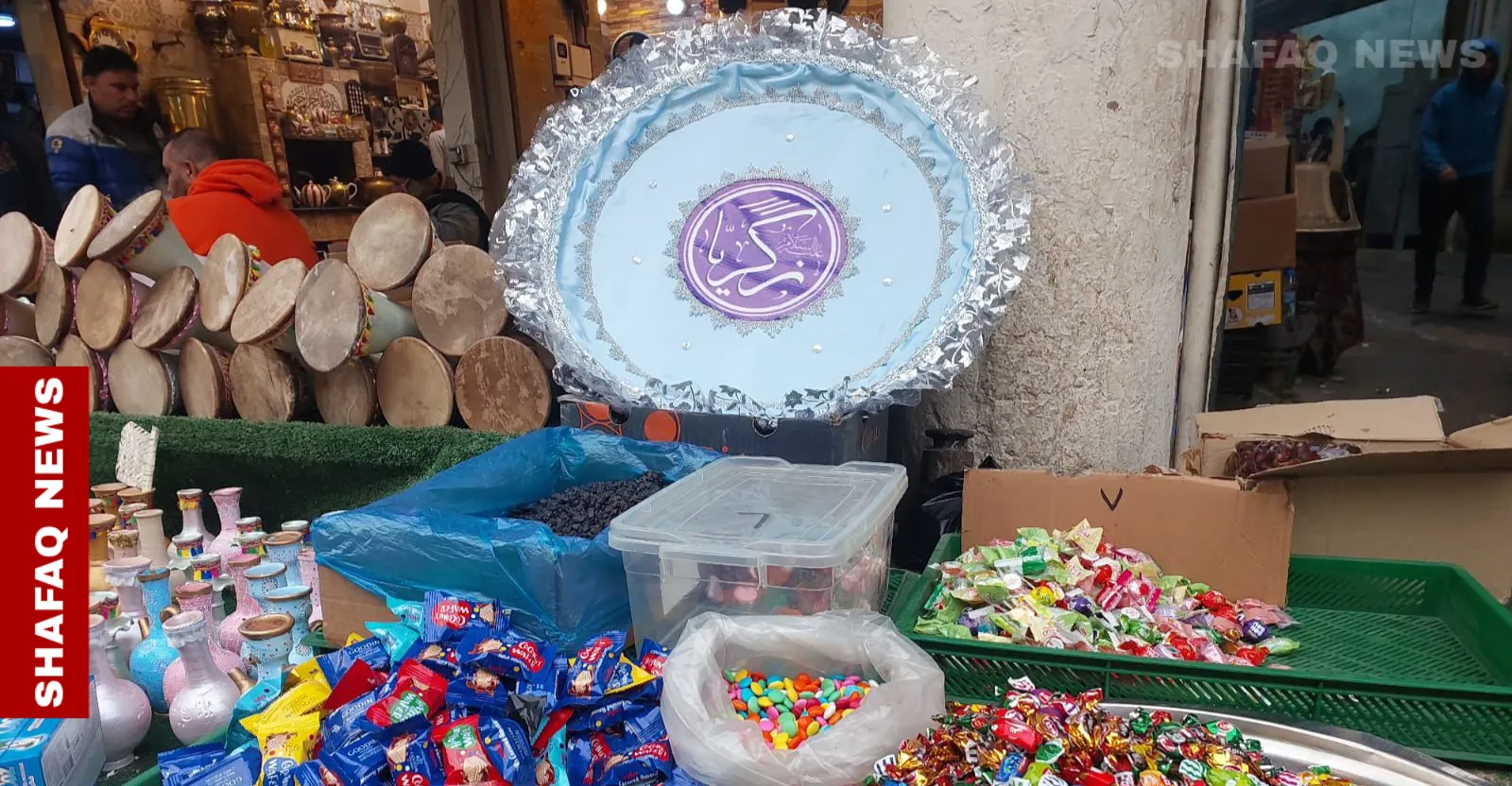 بالشموع والدعوات.. البغداديون يحيون "صينية زكريا" (صور)