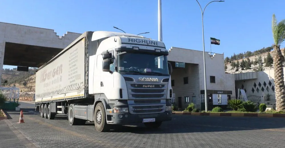 النقل السورية: أسطولنا البري ينقل 50 ألف شحنة شهرياً ويربط الخليج بتركيا وأوروبا