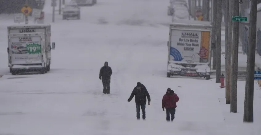 أميركا.. "عاصفة شتوية" تتسبب بانقطاع الكهرباء عن أكثر من 250 ألف منزل