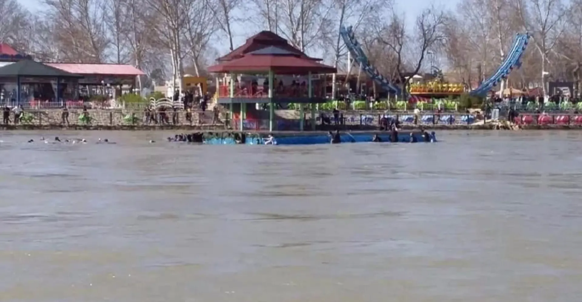 مصرع 7 أشخاص وإنقاذ أكثر من 200 بغرق عبارة قبالة سواحل الفلبين