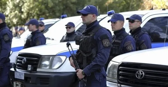 فقدان خمسة أشخاص باندلاع حريق في مصنع للاغذية وسط اليونان