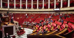 فرنسا تحظر وسائل التواصل الاجتماعي لمن هم دون 15 عاماً