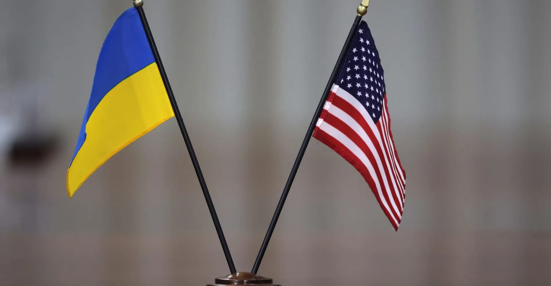 واشنطن تربط الضمانات الأمنية لكييف بقبول اتفاق يتضمن تنازل عن أراضٍ