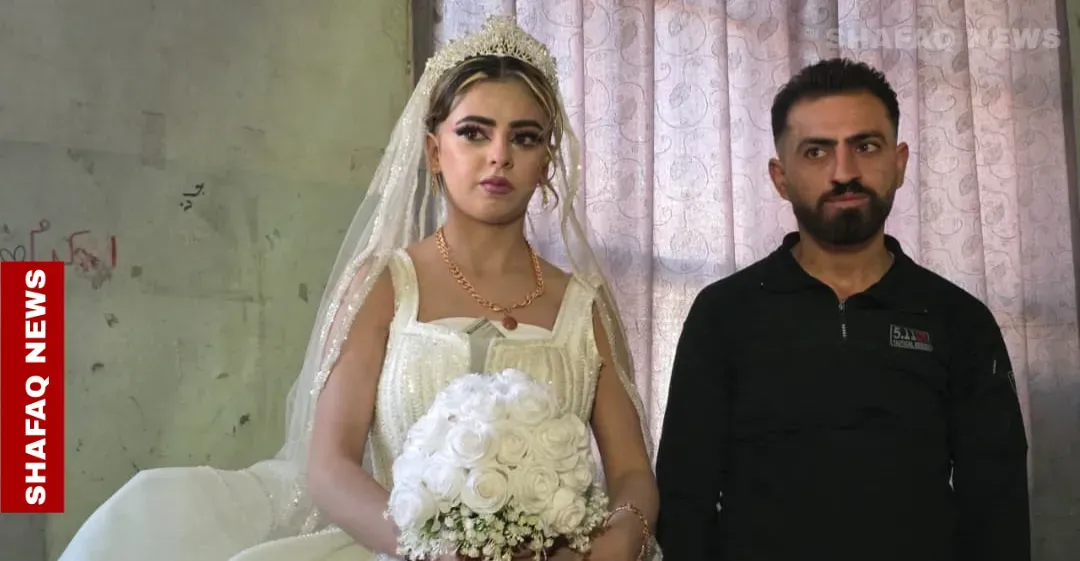 Kurdish couple holds wedding inside displacement shelter in Qamishli