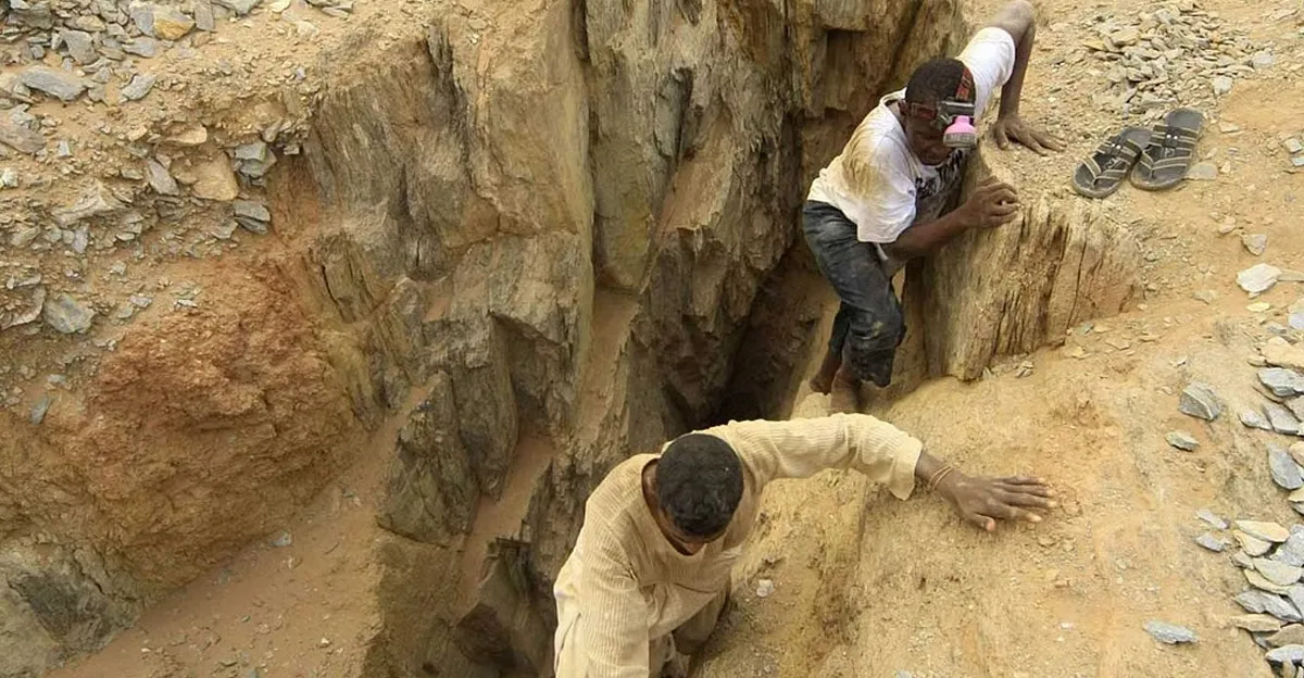 السودان.. 19 قتيلاً ومصاباً في انهيار منجم ذهب