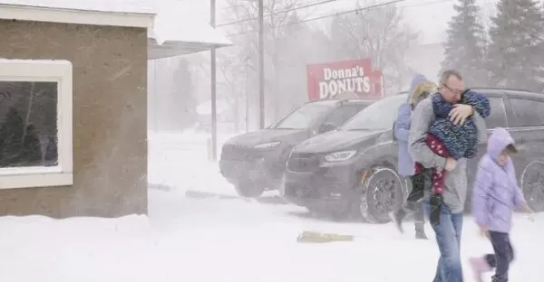 تحذيرات من عاصفة "القنبلة الإعصارية" تضرب نيويورك