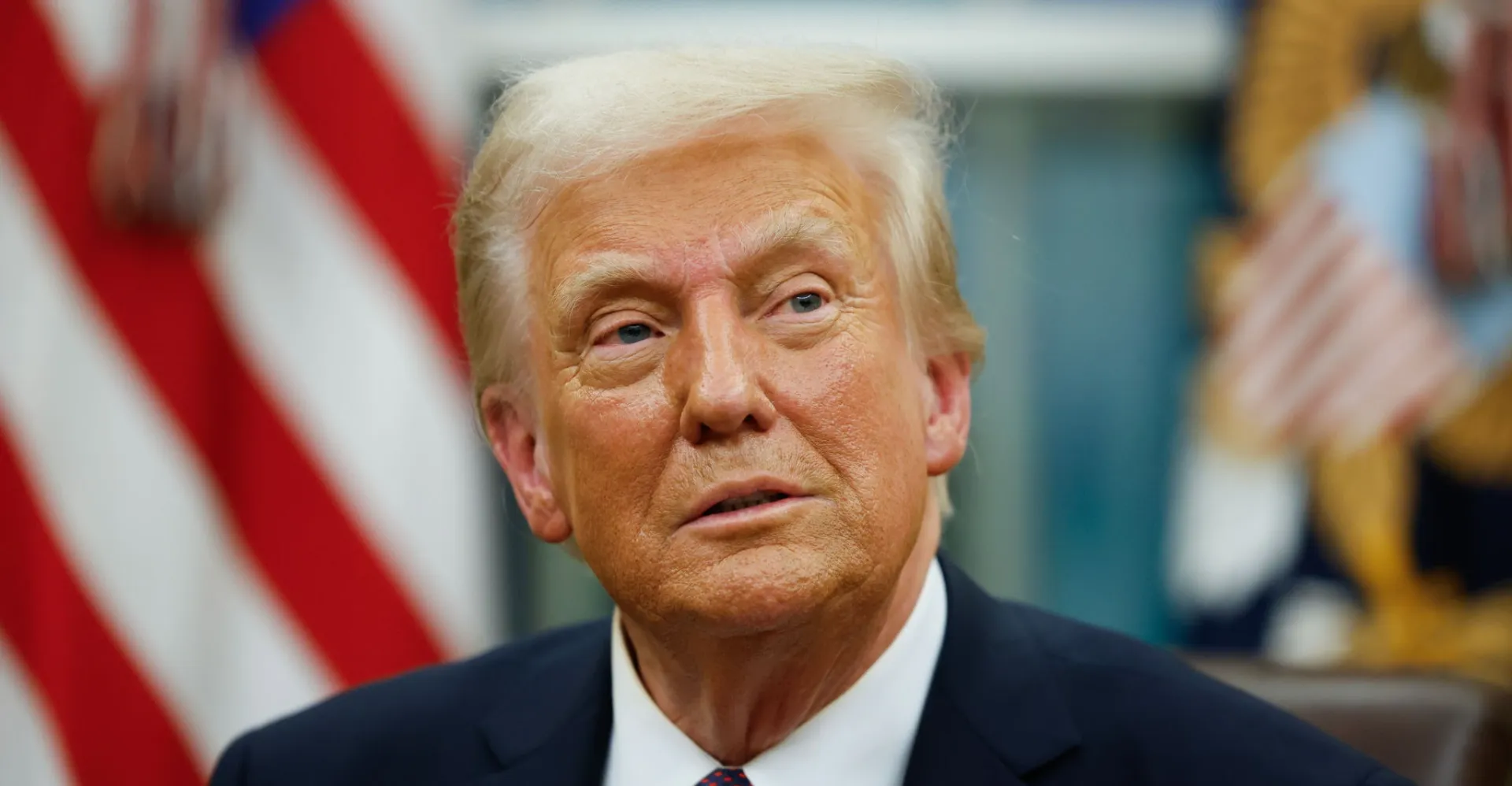 ترمب يعلن وقف قصف أوكرانيا وفتح الأجواء الفنزويلية