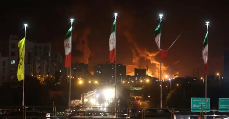 كلمة قبل النار.. ترمب يهيء سلاح ضرب إيران: هل اقتربت ساعة الصفر؟