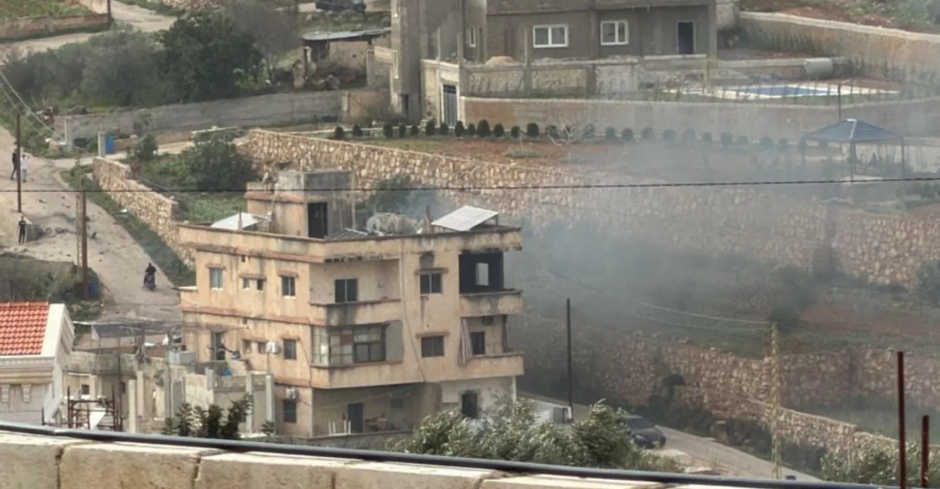 قتيل وجرحى بغارة إسرائيلية على جنوب لبنان (صور)