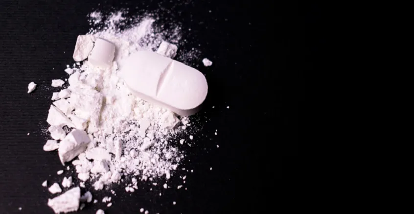 خطأ شائع عند تناول الدواء قد يقلل فعاليته ويزيد آثاره الجانبية