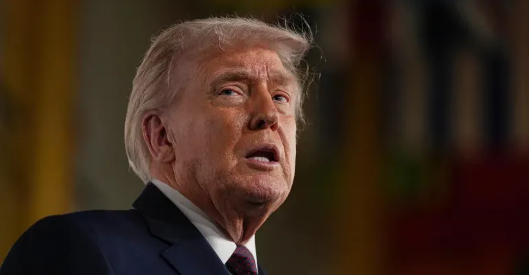 ترمب: إيران تتحدث معنا وسنرى ما يمكن أن نفعل