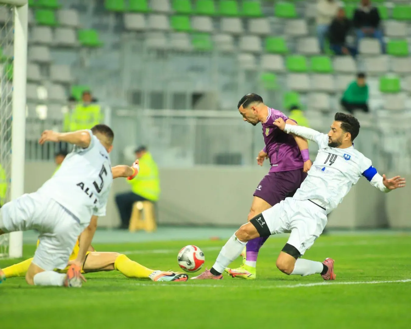 كرة القدم.. انتصاران وتعادل في دوري نجوم العراق