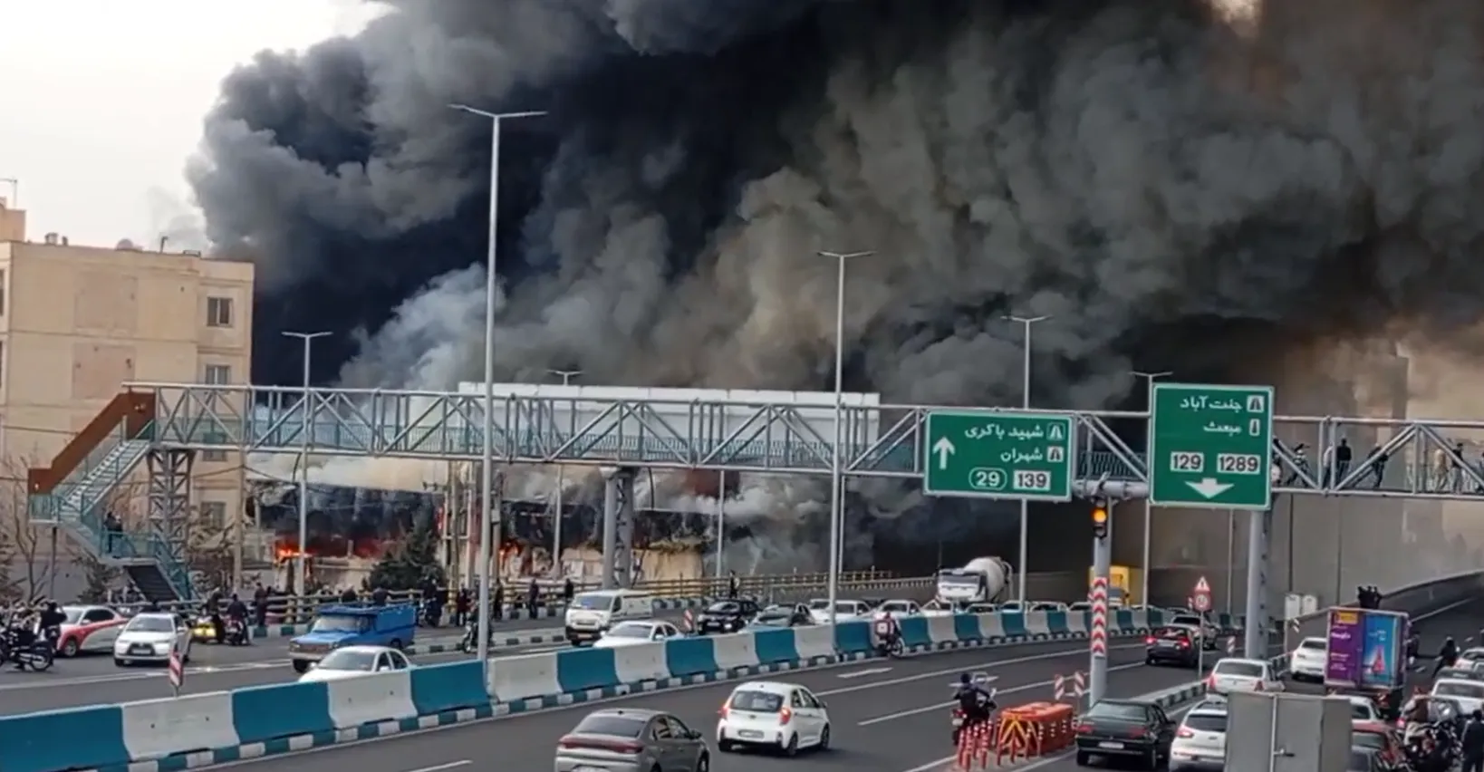 ئاگر گەورەیگ بازاڕیگ میللی لە باکوور تەهران سزنێد