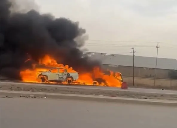 ئاگر و ژاوەژاو لەبان ری  "بەغداد – كەركوك".. ماشینیگ چوودە ناو خاڵیگ ئەمنی لە دیالە.. ڤیدیۆ