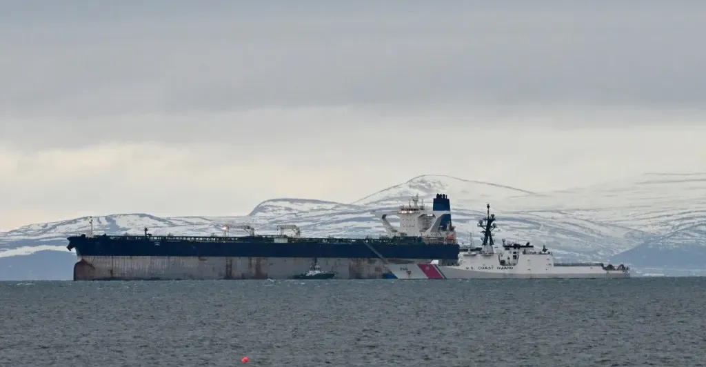 خفر السواحل الأميركي: نحو 800 سفينة من "الأسطول المظلم" تبحر في العالم