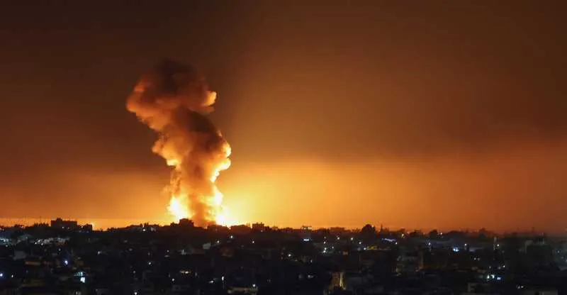 غارات اسرائيلية على جنوب لبنان.. تل أبيب: نهاجم أهدافاً لحزب الله