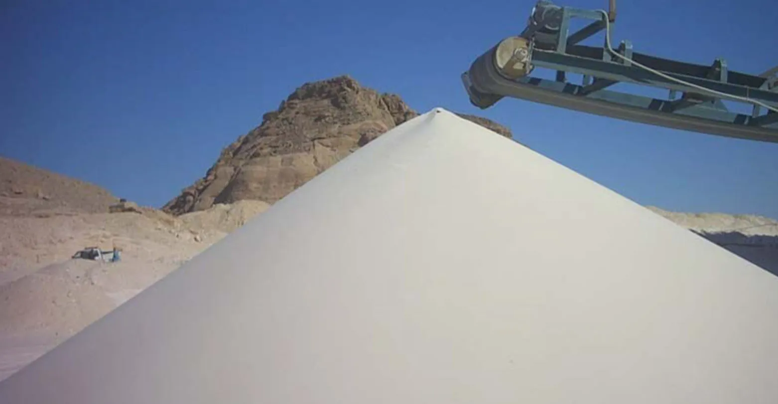 Iraq considers silica investment in Al-Anbar to expand non-oil sectors