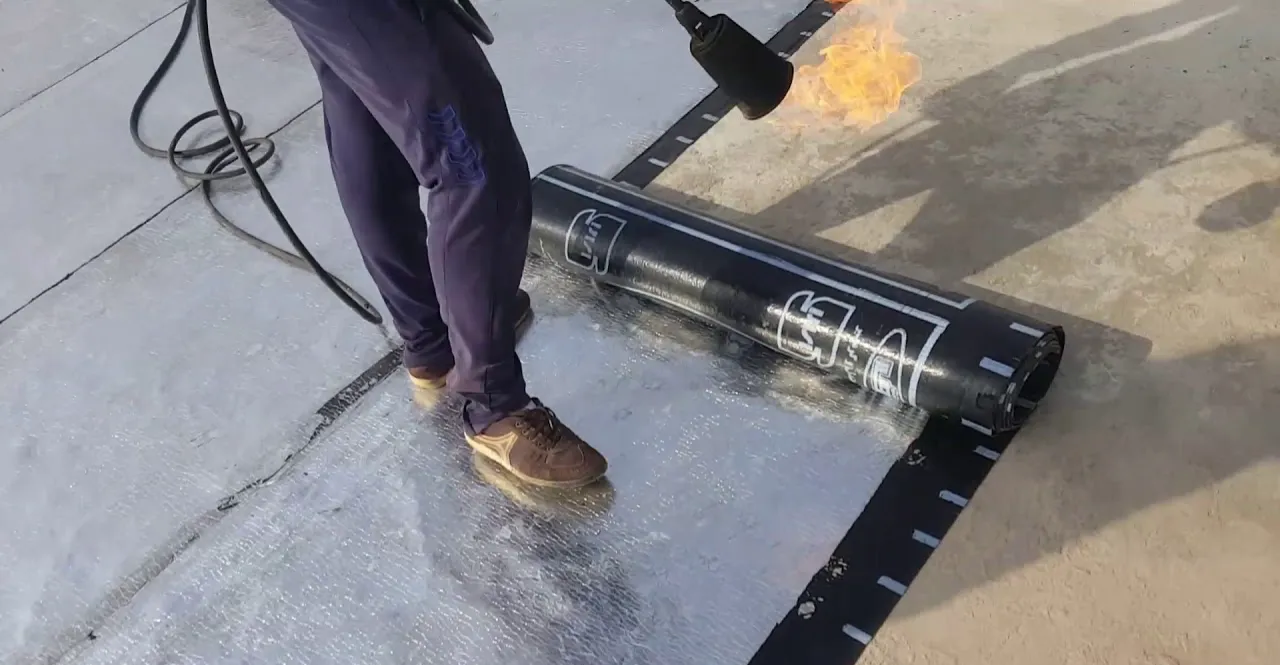 مصرع عاملين أجنبيين  اختناقا إثر سقوطهما داخل خزان قير في أربيل