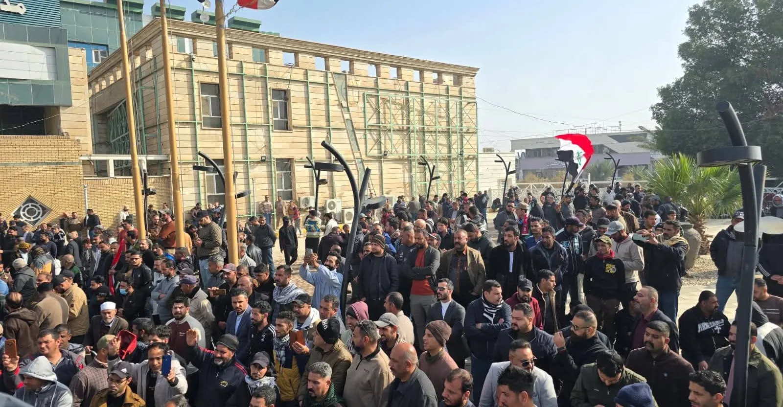 الاتحادية تبت الأربعاء في الطعن بقرار زيادة التعرفة الجمركية ومطالبات برلمانية لمناقشة الاضرابات