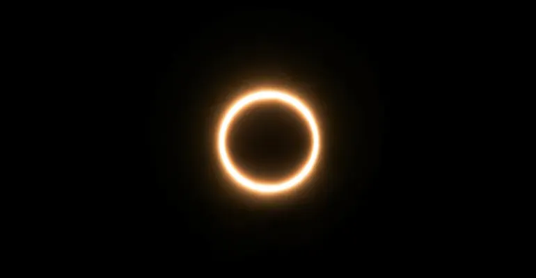 سترصده البطاريق.. كسوف للشمس هذا الشهر ينتهي بـ"حلقة النار"