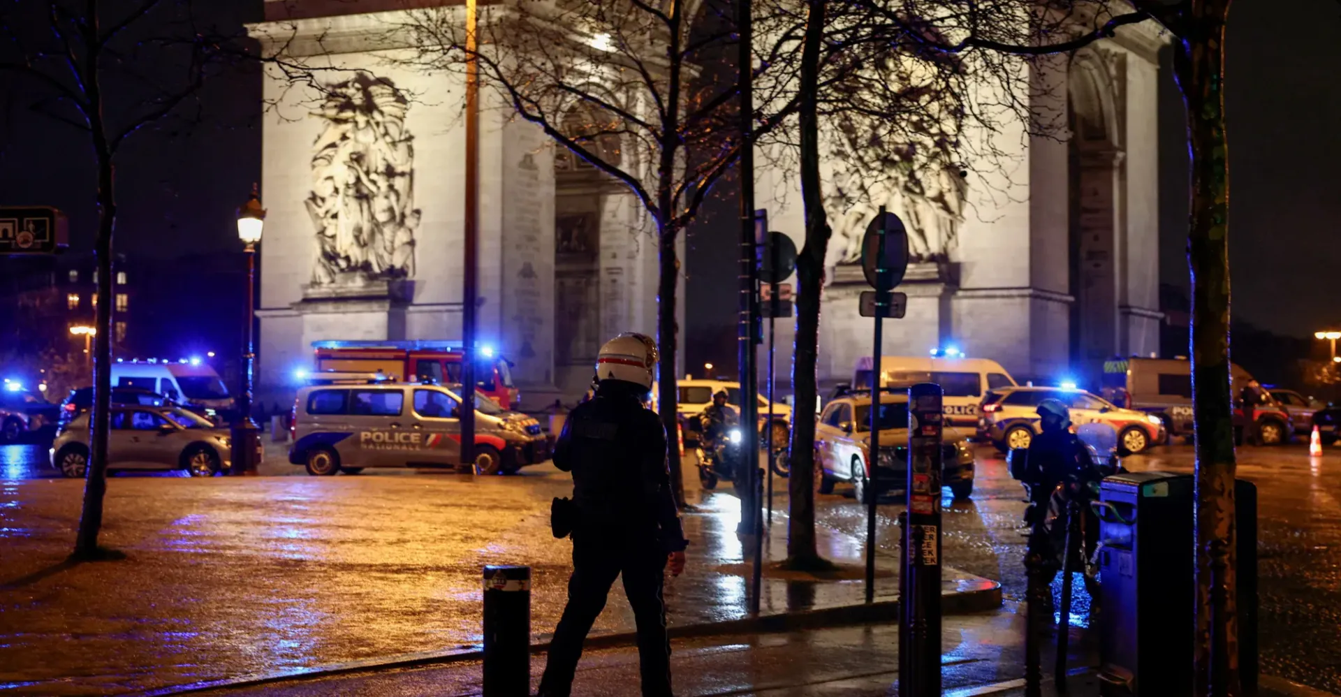 فرنسا.. إطلاق النار على رجل حاول الاعتداء بسكين على عناصر شرطة