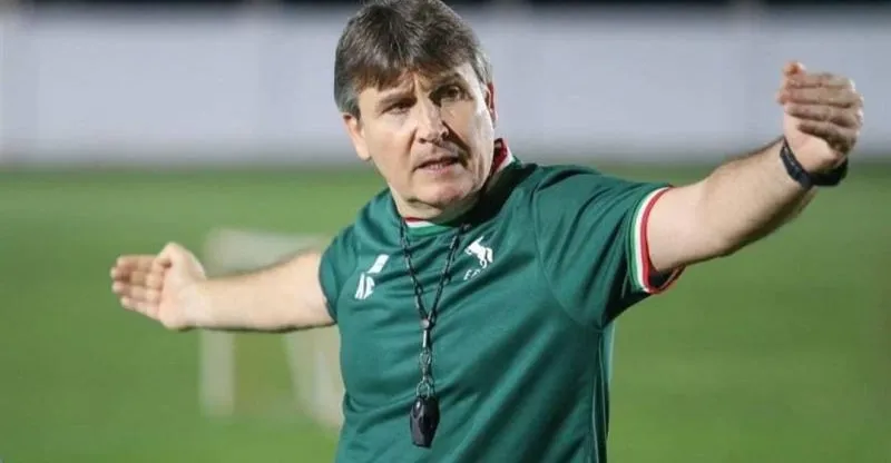 الكرمة يقيل مدربه الإسباني بعد تراجع النتائج