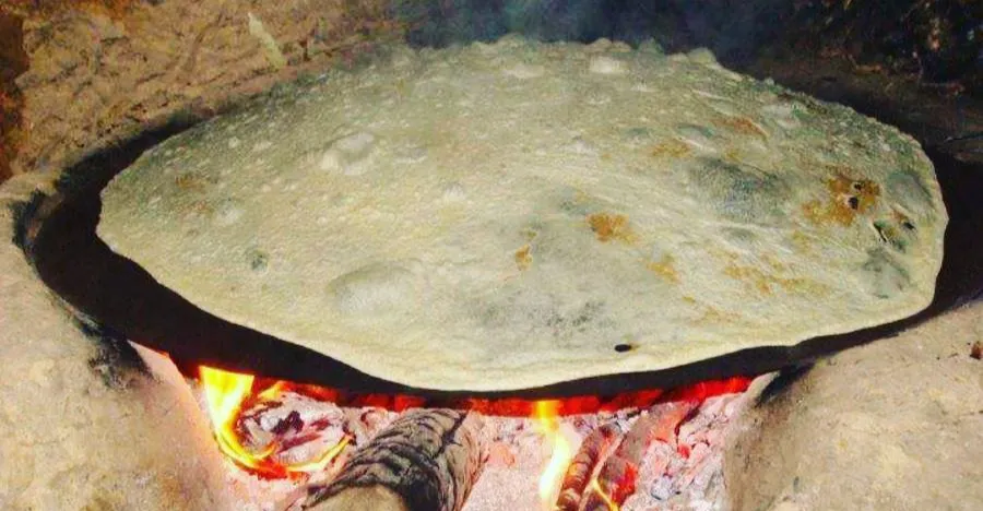 خبز "الساجي".. قطعة من التاريخ ونكهة الحياة المحلية في إيلام الفيلية