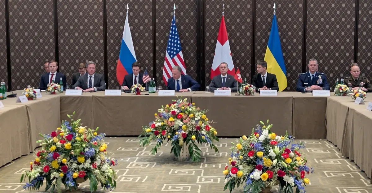 بعد 6 ساعات متوترة.. انتهاء أول جولة لمباحثات موسكو وكييف