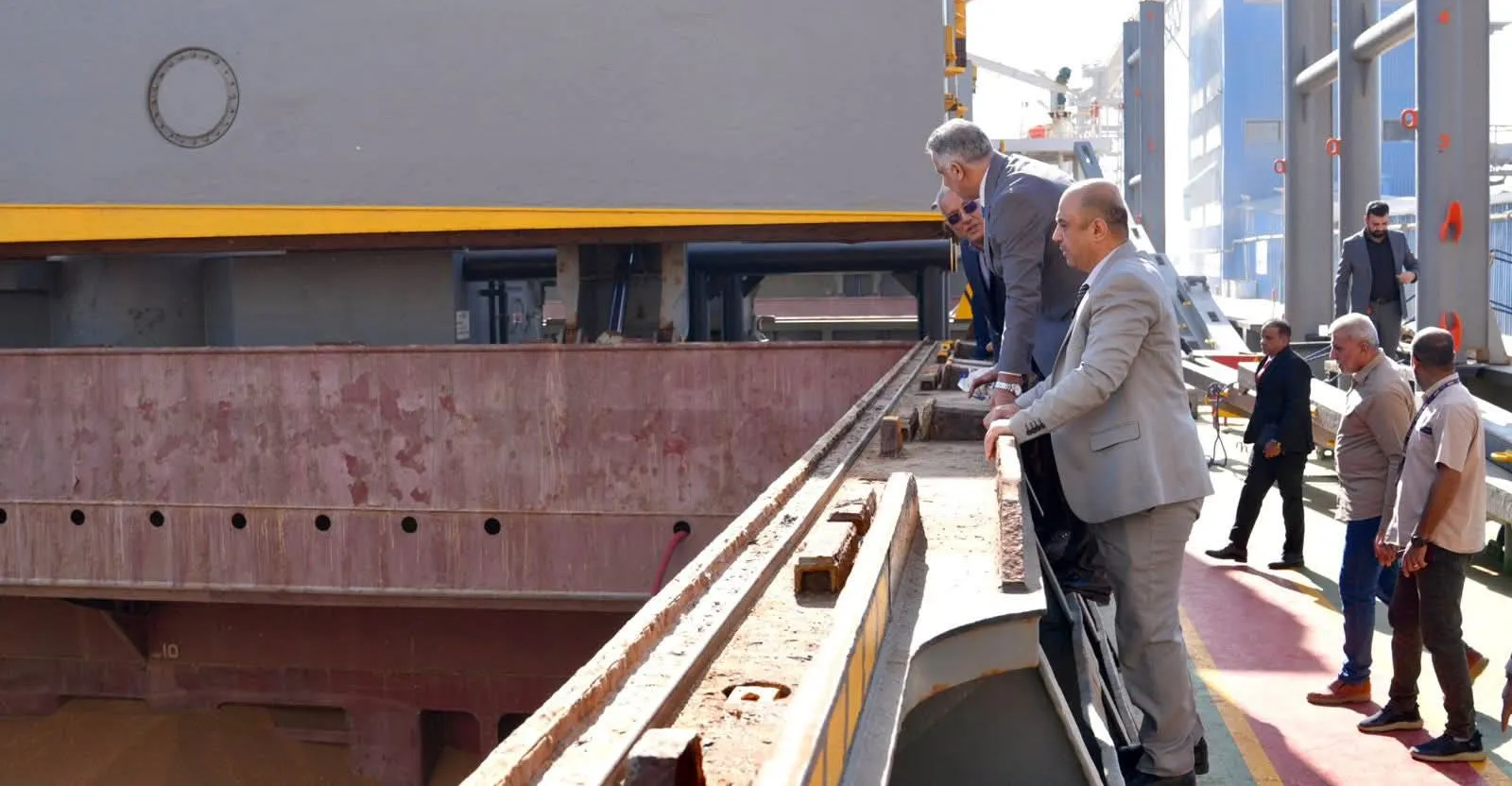 البصرة.. إعادة افتتاح رصيف حيوي في سايلو أم قصر