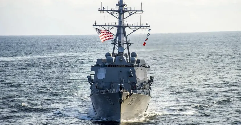 "فايننشال تايمز": تعزيز غير مسبوق للقوة البحرية الأميركية في الشرق الأوسط