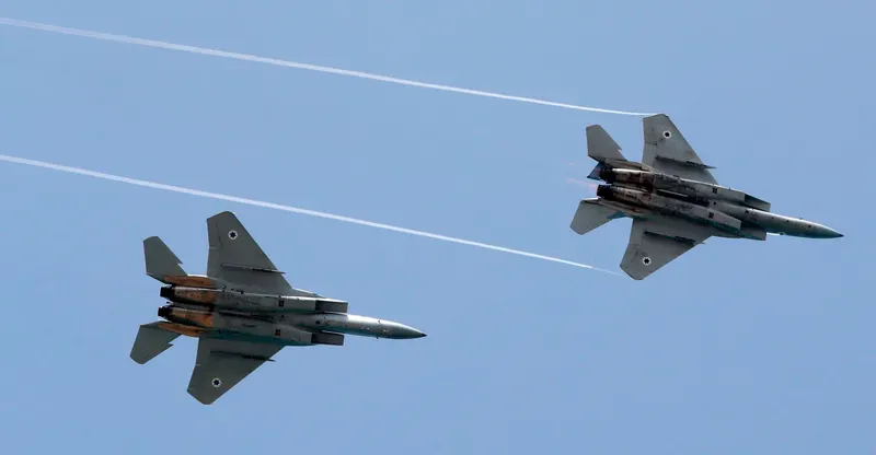 صحيفة عبرية: 390 مقاتلة مستعدة للهجوم على إيران وتم تحديد “بنك الأهداف"