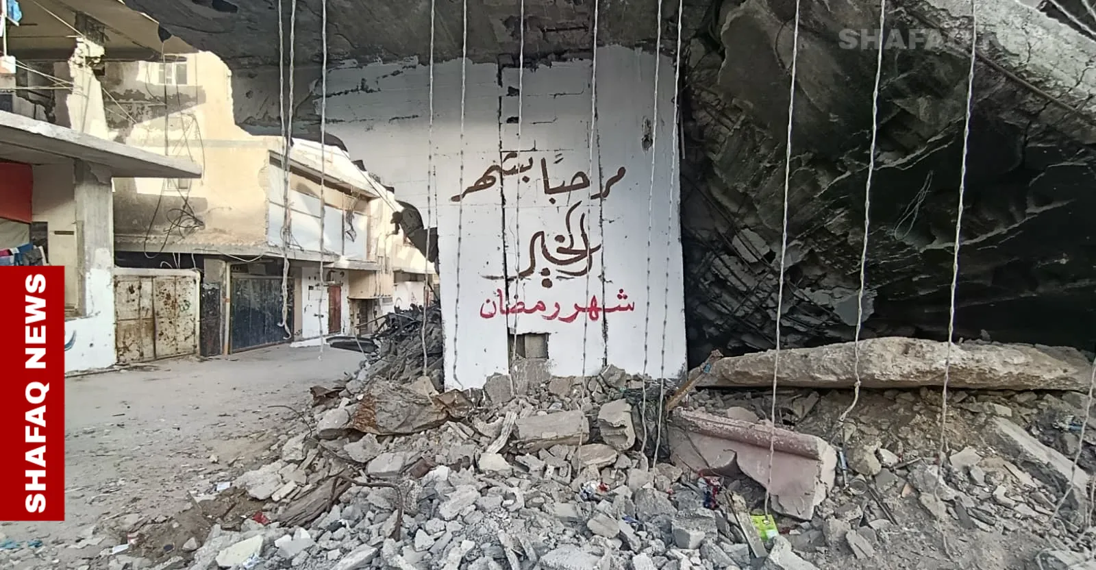 بين الركام والخيام.. أهالي غزة يبحثون عن فرحة رمضان المفقودة (صور)