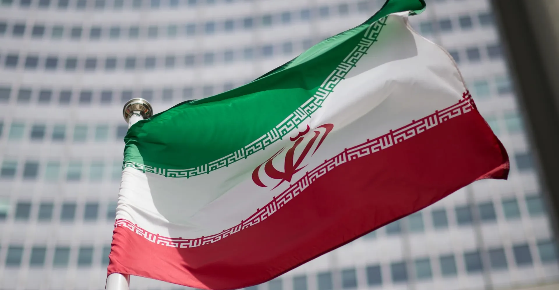 تحذيرات من مغامرة عسكرية أميركية: إيران ليست فنزويلا والصراع سيكون طويل الأمد