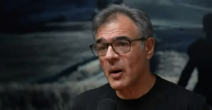 ضابط سابق بـ"سي آي إيه": قرار بضرب إيران الاثنين أو الثلاثاء (فيديو)