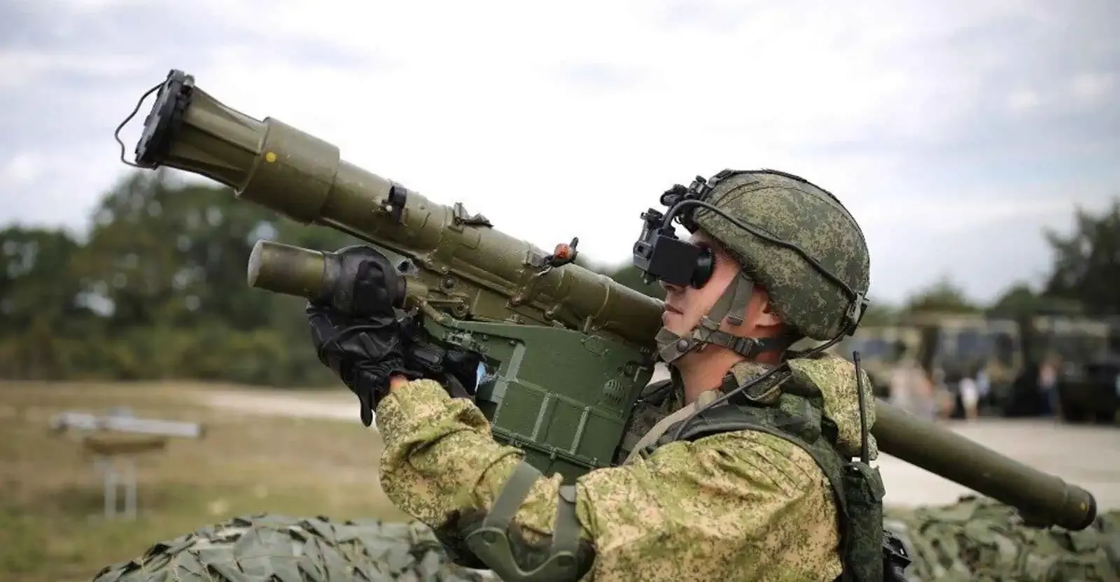 "فاينانشال تايمز": إيران أبرمت صفقة صواريخ سرية مع روسيا