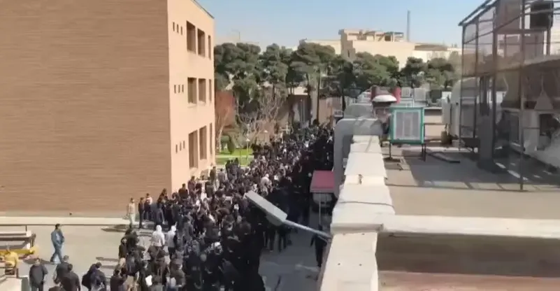 هتافات مناهضة للسلطات في جامعات إيرانية مع بداية الفصل الدراسي