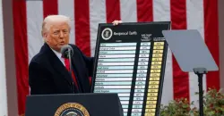 ترمب يجدد الهجوم على المحكمة العليا ويهدد برسوم جمركية "أقوى وأقسى"