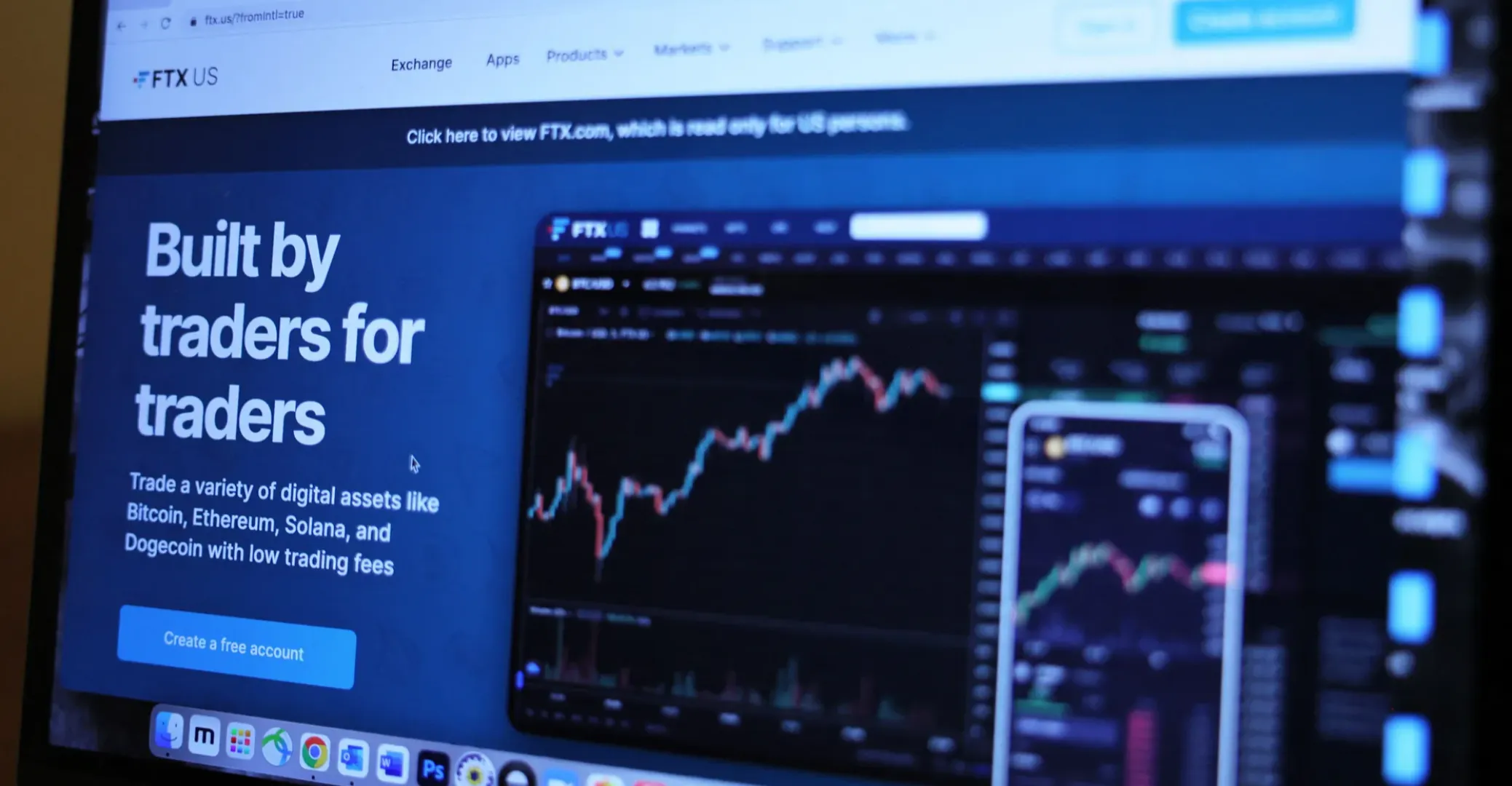 "نيويورك تايمز": إيرانيون استولوا على 1.7 مليار دولار من منصة رقمية