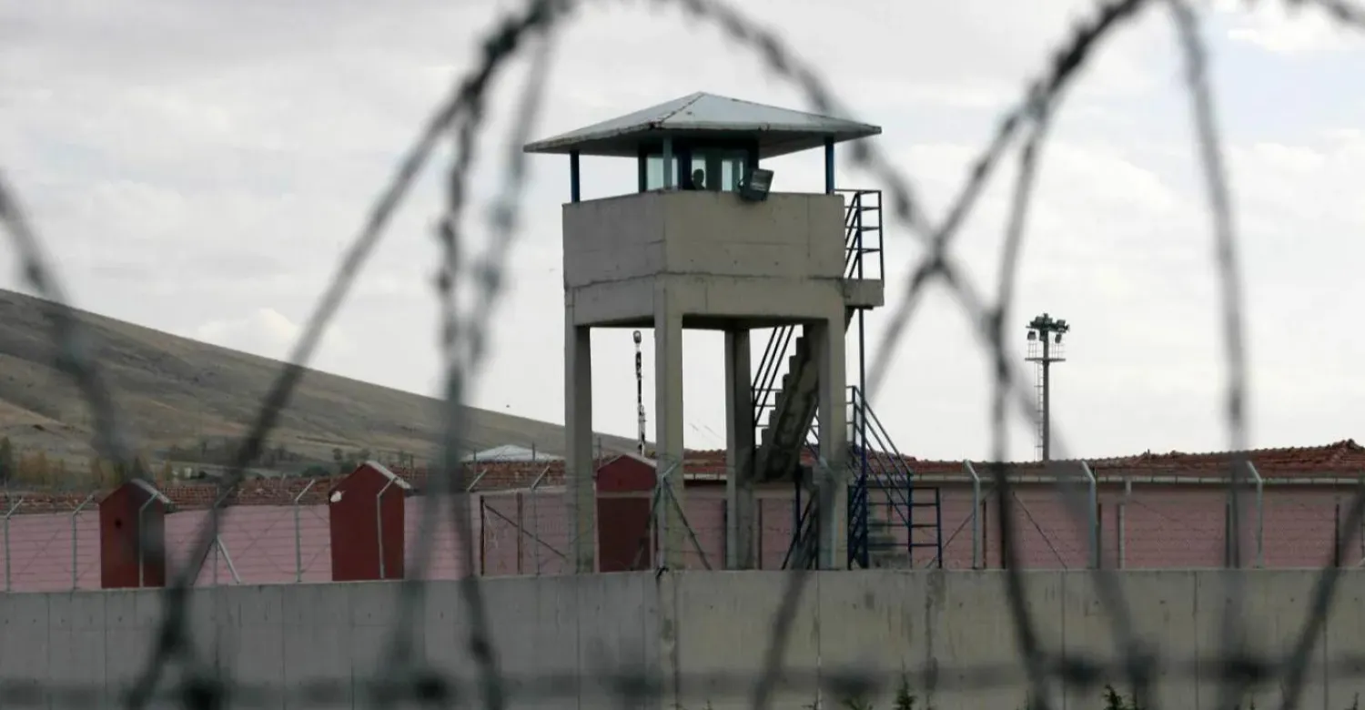 العدل العراقية تقر بضبط هواتف محمولة لدى سجناء: ليسوا دواعش ولم يخططوا لغزوة رمضان