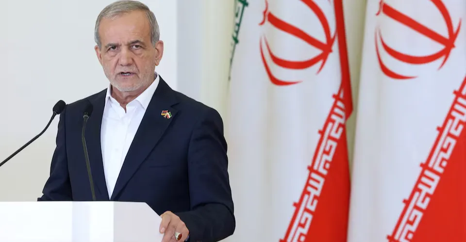 قبيل المحادثات.. بزشكيان يجدد رفض طهران لامتلاك سلاح نووي