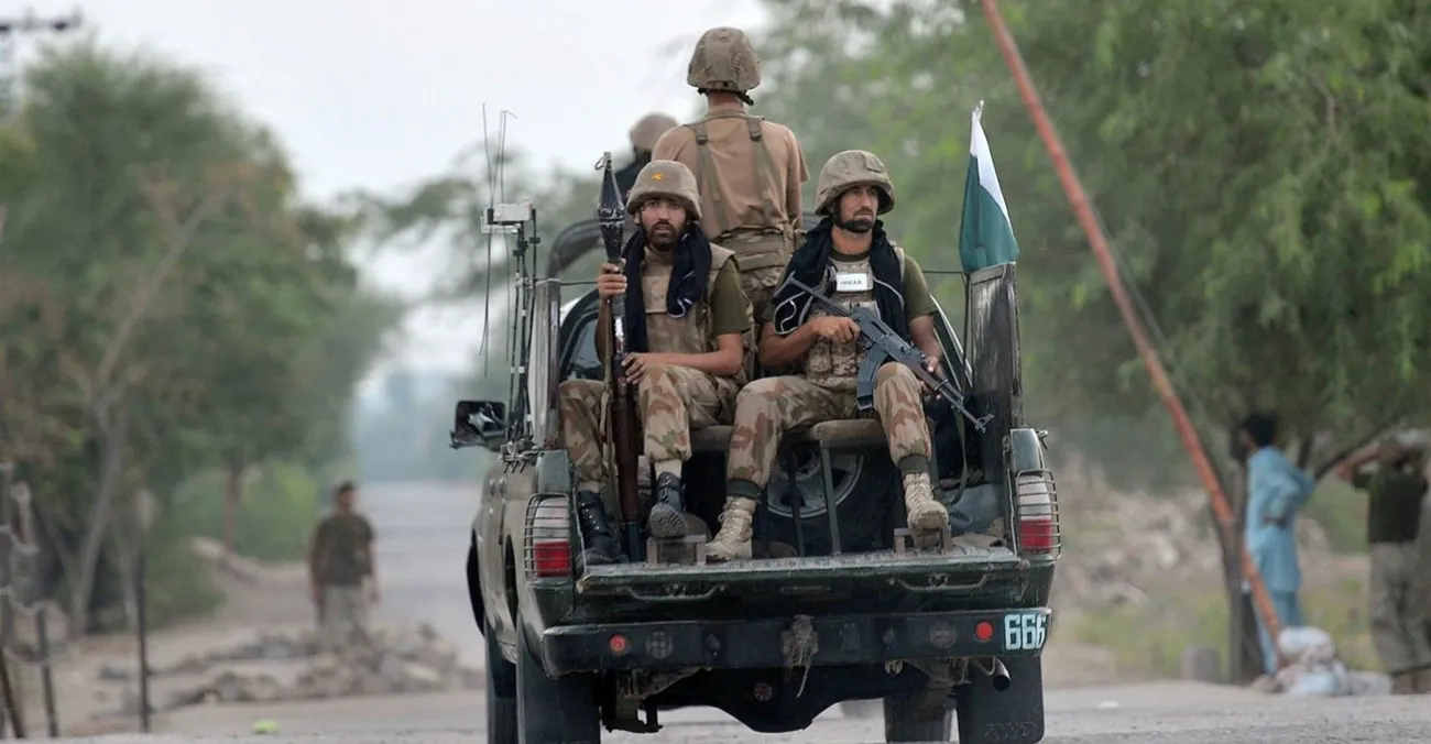 باكستان تعلن الحرب على أفغانستان