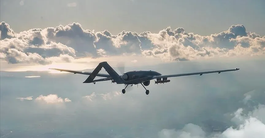 واشنطن تستخدم مسيّرات "مفخخة" لأول مرة وطهران تهاجم بصاروخ "فتاح" الفرط صوتي