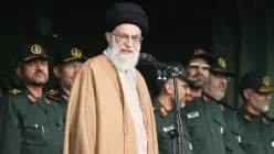 الحرس الثوري يتوعد بـ"عقاب قاسٍ" لقتلة خامنئي ويدعو الإيرانيين إلى الوحدة