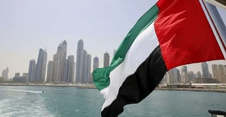الإمارات: لن نقف مكتوفي الأيدي إزاء وابل الصواريخ الإيرانية