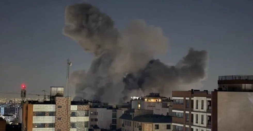 قصف يستهدف مقر "الاطلاعات" في طهران