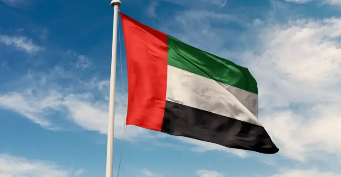 الإمارات تغلق سفارتها في طهران وتسحب سفيرها