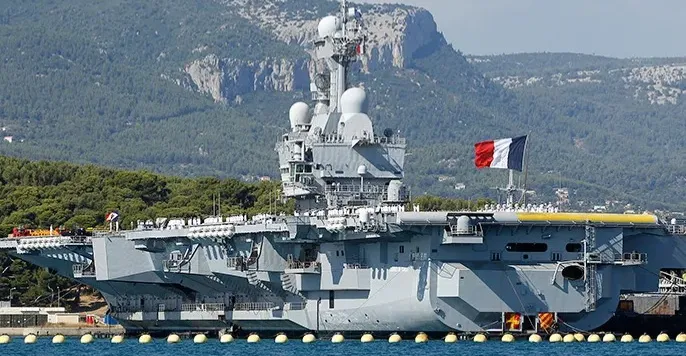 فرنسا ترسل حاملة الطائرات "شارل ديغول" لشرقي المتوسط