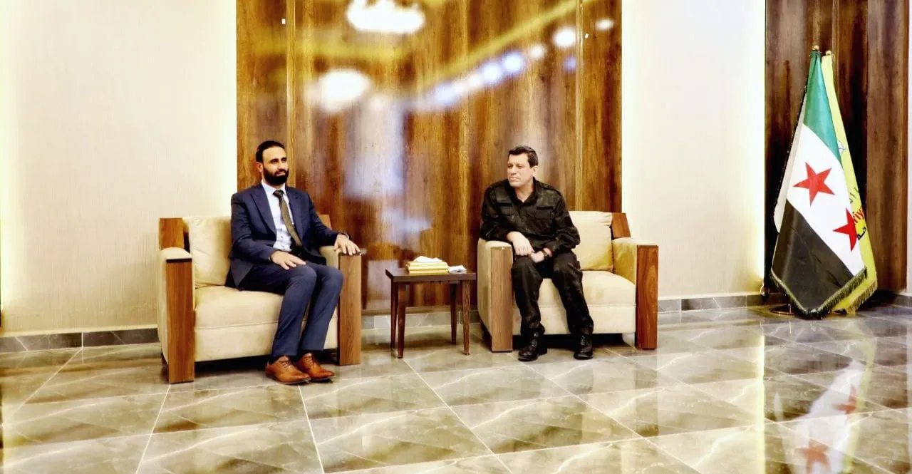 لقاء "إيجابي" بين عبدي ومبعوث دمشق بشأن دمج "قسد" بالحكومة السورية