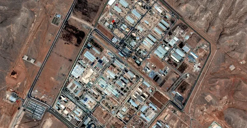 انفجارات قرب منشآت نووية وسط أصفهان